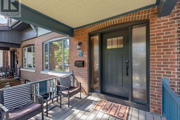 Laundry room - 98 Gates Avenue, Toronto, ON M4C1T3 Photo 3