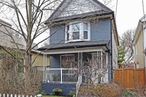 98 Hastings Avenue, Toronto