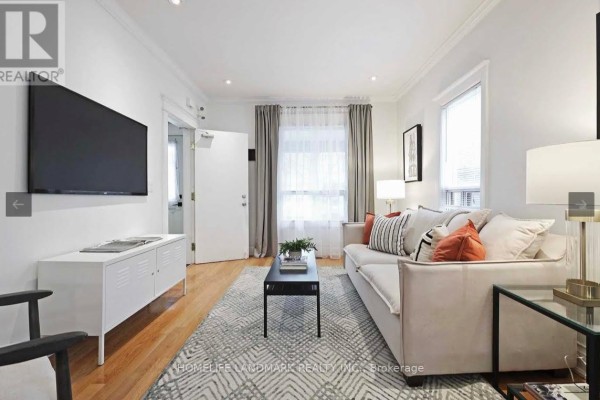 98 Hastings Avenue, Toronto, ON M4L2L2 Photo 2