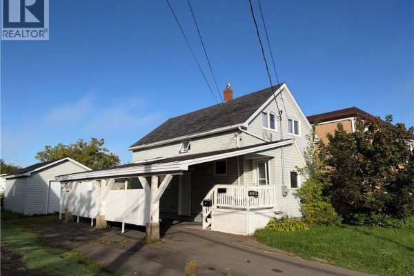Family room - 98 Lefurgey, Moncton, NB E1C7G6 Photo 2
