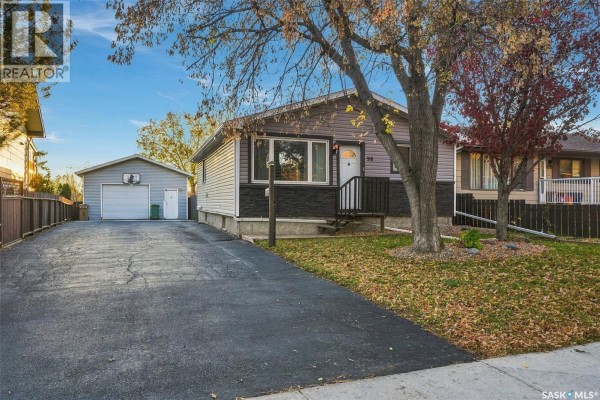 98 Magee Crescent, Regina