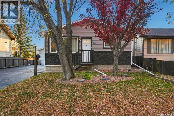 Kitchen - 98 Magee Crescent, Regina, SK S4R6K5 Photo 2