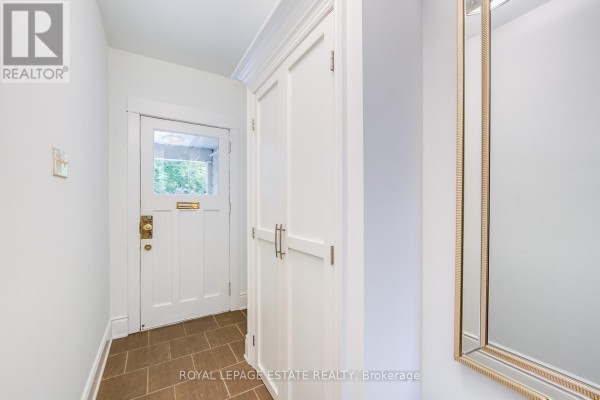 Mud room - 98 Malvern Avenue N, Toronto, ON M4E3E5 Photo 4