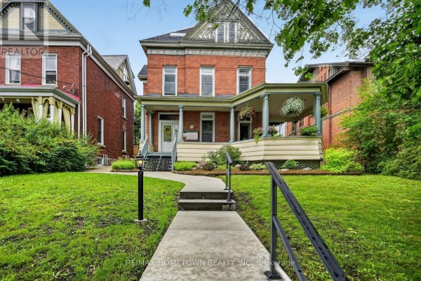 98 Pine Street, Brockville, ON K6V1G9 Photo 3