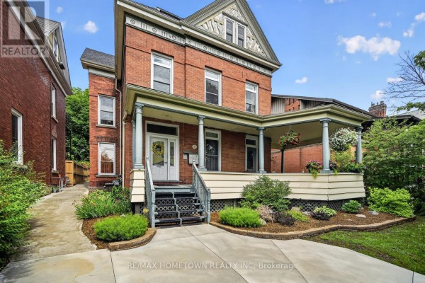 98 Pine Street, Brockville, ON K6V1G9 Photo 4