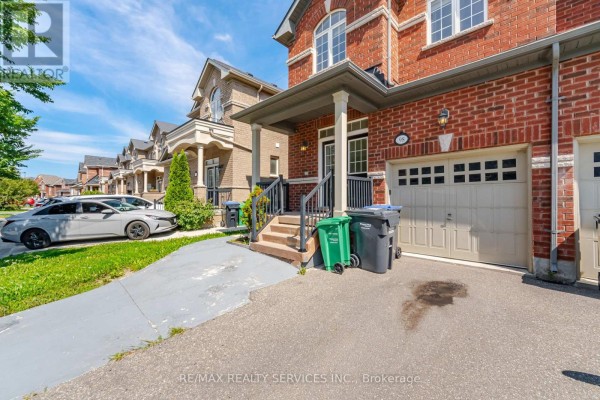 98 Teal Crest Circle, Brampton, ON, photo 3
