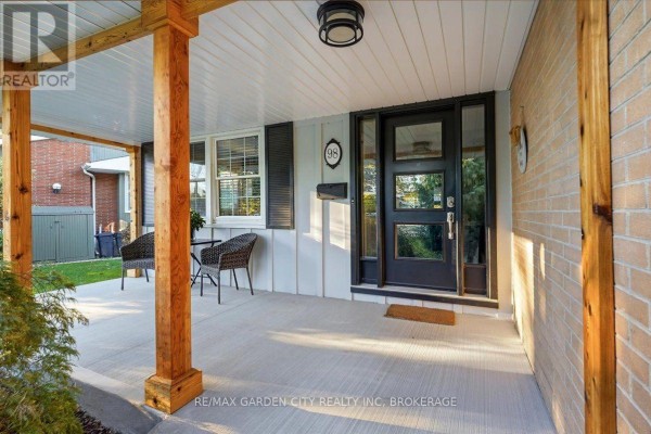 Kitchen - 98 Village Road, St  Catharines, ON L2T3C1 Photo 4