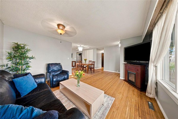 Eat in kitchen - 98 Whitehall Boulevard, Winnipeg, MB R2C0Y5 Photo 5