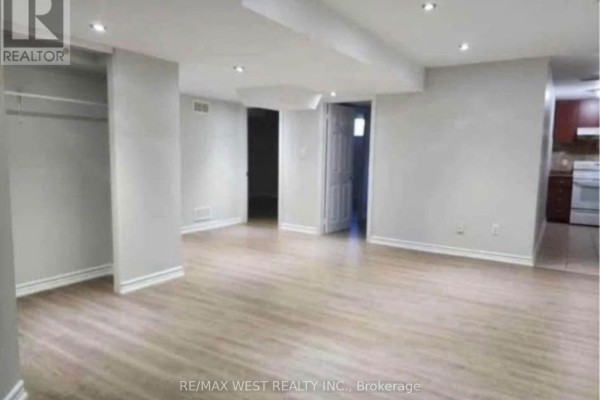 98 Yellow Avens Boulevard, Brampton, ON L6R0T1 Photo 2