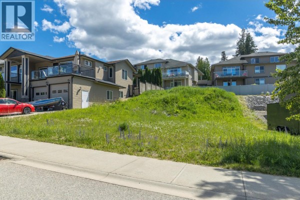 980 17 Street Se, Salmon Arm, BC V1E0A4 Photo 2