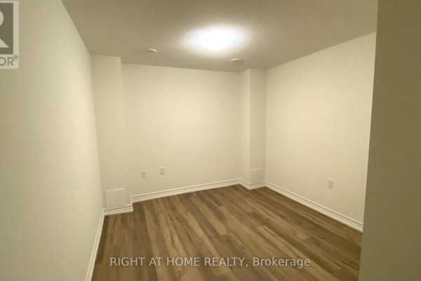 Living room - 980 Alder Gate, Milton, ON L9E1R6 Photo 2