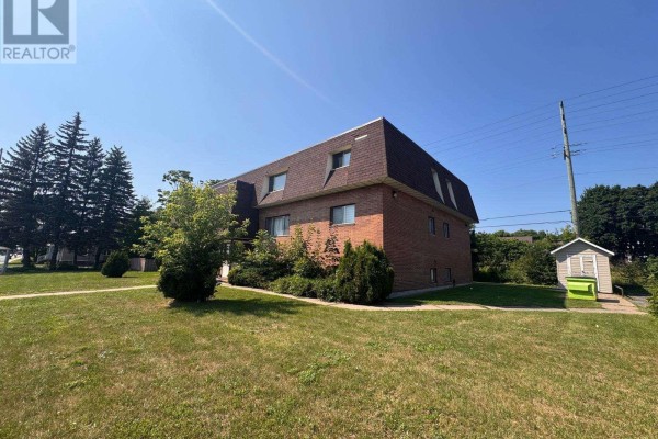 980 Wellington St E, Sault Ste  Marie, ON, photo 2