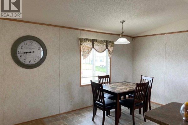 Primary Bedroom - 9800 18 Street Unit# 18, Dawson Creek, BC V1G5A4 Photo 5
