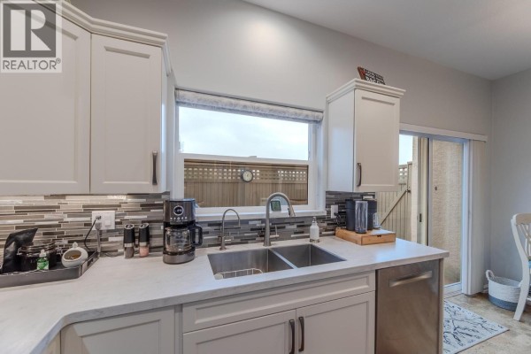 Kitchen - 9800 Turner Street Unit# 65, Summerland, BC V0H1Z5 Photo 5