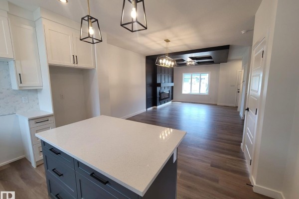 #mainfloor 9802 107 Morinville Av, Morinville, AB T8R1E5 Photo 5