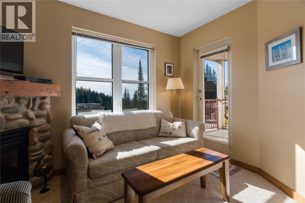 Living room - 9802 Silver Star Road Unit# 204, Silver Star, BC V1B3W9 Photo 5