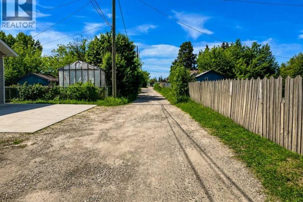 9810 108 Avenue, Grande Prairie, AB T8V1N6 Photo 5