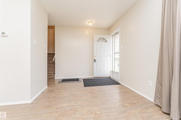 Dining room - 9810 98a Av, Morinville, AB T8R1P4 Photo 2