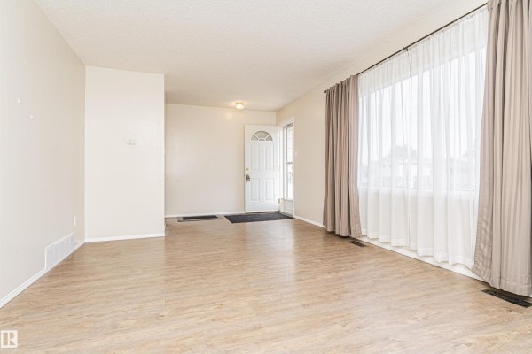 Kitchen - 9810 98a Av, Morinville, AB T8R1P4 Photo 3