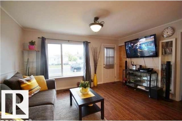 9815 160 St Nw, Edmonton, AB, photo 2