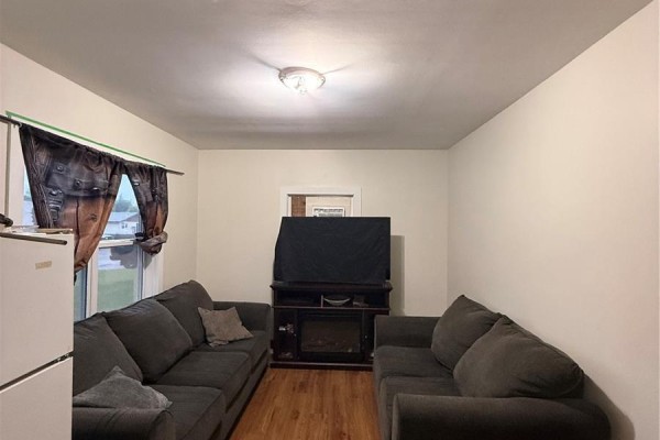 Living room - 982 12th Street W, Prince Albert, SK S6V3C7 Photo 2