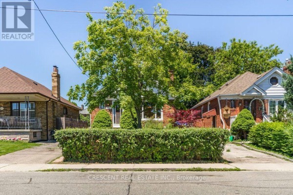982 Briar Hill Avenue, Toronto, ON, photo 2
