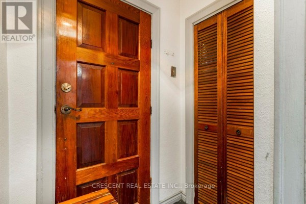 Bedroom 2 - 982 Briar Hill Avenue, Toronto, ON M6B1M3 Photo 5
