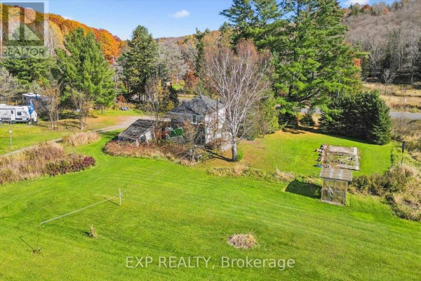 982 Raymond Road, Muskoka Lakes, ON P0B1M0 Photo 2