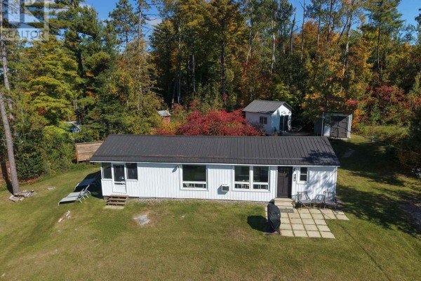 982 Stones Lake Road, Greater Madawaska, ON, photo 3