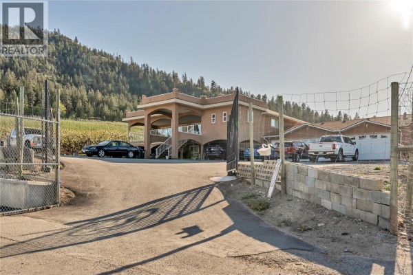9820 Rippen Avenue, Summerland, BC, photo 2