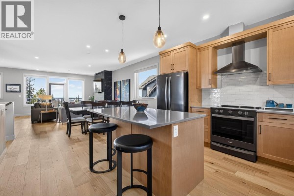 Kitchen - 9823 Cathedral Drive, Silver Star, BC V1B0S1 Photo 5