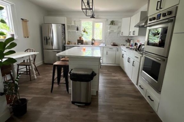 4pc Bathroom - 9827 105 Avenue, Grande Prairie, AB T8V1G7 Photo 5
