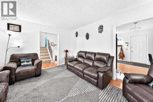 Other - 983 Rundlecairn Way Ne, Calgary, AB T1Y2W7 Photo 4