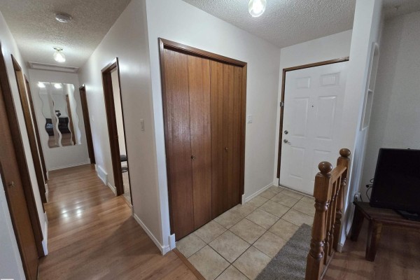 9831 188 St Nw, Edmonton, AB, photo 3