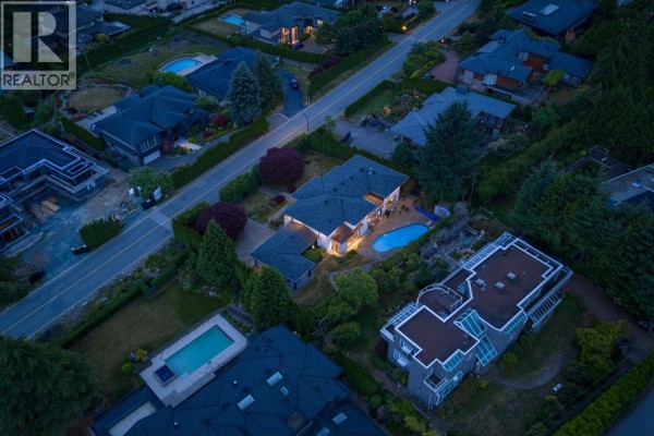 985 Eyremount Drive, West Vancouver, BC V7S2B4 Photo 4