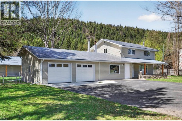 985 Old N Thompson Highway, Clearwater, BC, photo 2