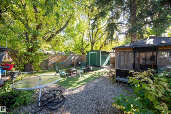 Kitchen - 9851 85 Av Nw, Edmonton, AB T6E2J5 Photo 3