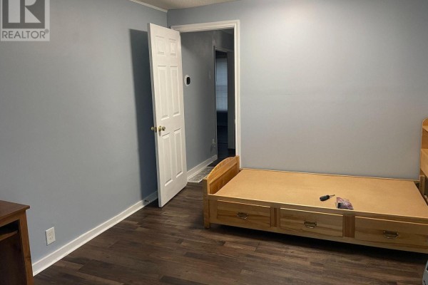 Bedroom 2 - 986 Bridge Avenue, Windsor, ON N9B2N1 Photo 5