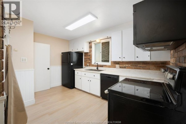 Kitchen - 986 Eastlawn Avenue, Windsor, ON N8S3H9 Photo 5