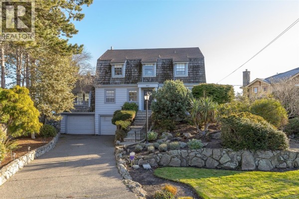 987 Beach Dr, Oak Bay, BC, photo 3