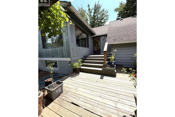 988 Cemetery Road, Gibsons, BC V0N1V7 Photo 4
