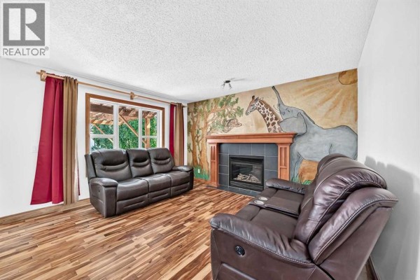 Dining room - 988 Copperfield Boulevard Se, Calgary, AB T2Z4W7 Photo 5