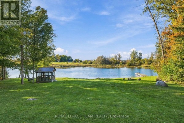 Family room - 988 River Road, North Grenville, ON K0G1J0 Photo 3