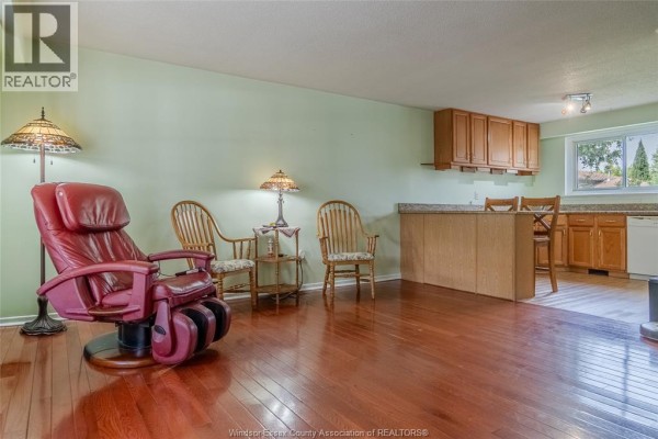 Family room - 9880 Asgard Road, Windsor, ON N8R1E2 Photo 5
