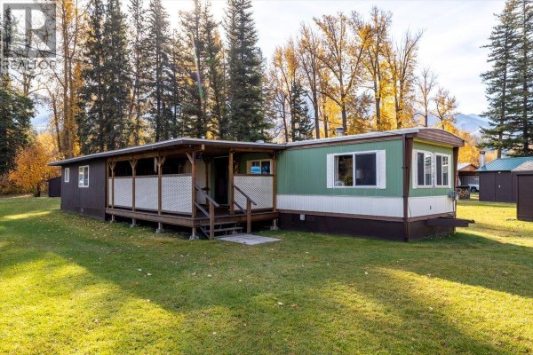 9882 Victoria Street, Fernie, BC, photo 3