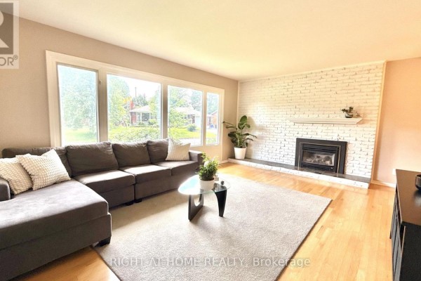 Dining room - 989 Goren Avenue, Ottawa, ON K1G2T8 Photo 5