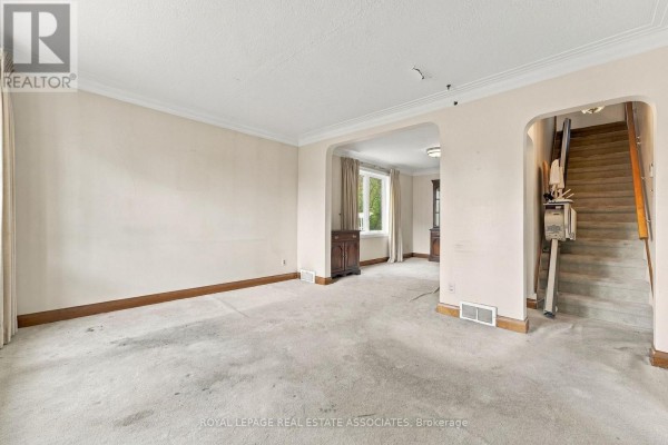 Sunroom - 989 Pelham Avenue, Mississauga, ON L5E1L1 Photo 5