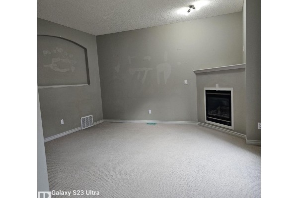 Primary Bedroom - #99 13825 155 Av Nw, Edmonton, AB T6V0B8 Photo 3