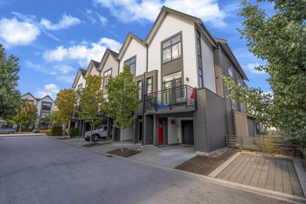 99 17568 57a Avenue, Surrey, BC V3S7V2 Photo 3