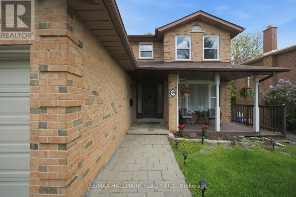Kitchen - 99 Carlson Drive, Newmarket, ON L3Y3G9 Photo 4